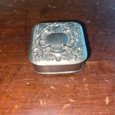 Caixa de comprimidos/caixa de bugigangas vintage pequena quadrada de alumínio, usado comprar usado  Enviando para Brazil