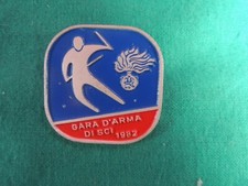 L68 spilla distintivo usato  Due Carrare