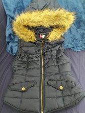 Gilet imbottito smanicato usato  Vetto