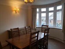 Dinning room table for sale  WELLING