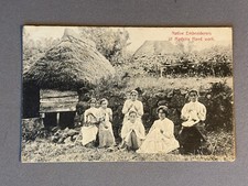 Usado, Seis bordadores nativos femininos de madeira trabalho manual, têxteis de renda, PM ca 1910 comprar usado  Enviando para Brazil