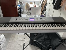 Yamaha dgx 520 for sale  LONDON