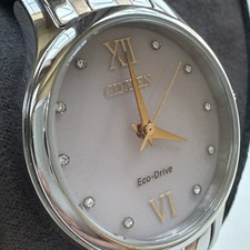 Relógio feminino Citizen Eco-Drive CLASSIC mostrador rosa dois tons EM0897-51X MSRP: US$ 375 comprar usado  Enviando para Brazil