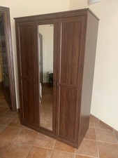 Armadio marrone come usato  Firenze
