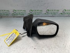 Specchietto retrovisore destro usato Specchietto retrovisore destro usato  Italia