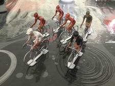 Lot cyclistes miniatures d'occasion  Val-de-Saâne