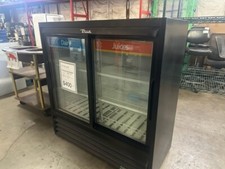 Refrigerador comercial True GDM-41SL-48-HC-LD porta de vidro deslizante usado  comprar usado  Enviando para Brazil
