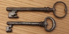 Antique large keys d'occasion  Expédié en Belgium