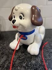 Fisher Price,vintage,Pull Along Dog. Paws Move,Dog Barks As Wheels Move Forward comprar usado  Enviando para Brazil