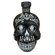 KAH Tequila Anejo Garrafa Vazia 750ml Crânio Preto Branco Cerâmica Dia dos Mortos comprar usado KAH Tequila Anejo Garrafa Vazia 750ml Crânio Preto Branco Cerâmica Dia dos Mortos comprar usado  Enviando para Brazil