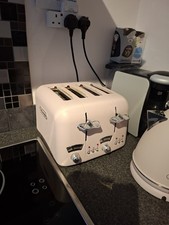 Delonghi four slice for sale Delonghi four slice for sale  LUTON