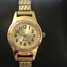 Relógio feminino Goldtone NOVA BATERIA  comprar usado  Enviando para Brazil