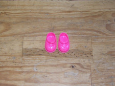 Pair pink shoes d'occasion  Expédié en Belgium