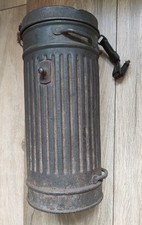 Używany, Niemiecki Pojemnik Na Maskę Gazową. German gas mask container na sprzedaż  PL