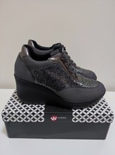 Sneakers donna con usato Sneakers donna con usato  Santa Teresa di Riva