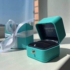 Caixa azul vazia Tiffany & Co. com fita e estojo de anel – Embalagem Onl comprar usado  Enviando para Brazil