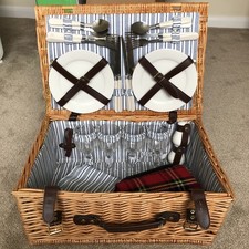 Premium wicker picnic for sale Premium wicker picnic for sale  HINCKLEY