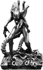 Alien warrior statue usato  Ciampino
