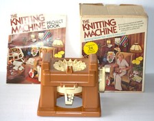 The KNITTING MACHINE & PROJECT BOOK 9503 1975 Mattel Vintage comprar usado  Enviando para Brazil