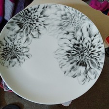 Sainsbury used dinner for sale  BIGGLESWADE