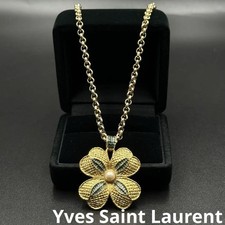 Collier yves saint d'occasion  Expédié en France