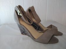 Cato women tan for sale  Stockton