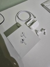 Apple airpro2 con usato  Civitavecchia