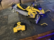Controle remoto interativo Toy Concepts Ski-Doo Rotax 800R funciona, bom estado, usado comprar usado  Enviando para Brazil