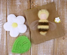 Waldorfpuppe miniatur biene gebraucht kaufen  Geltendorf