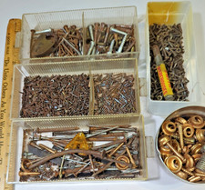 TORNILLOS, sujetadores, tachuelas vintage antiguos y vintage de 3+ libras artesanías rústicas segunda mano  Embacar hacia Mexico