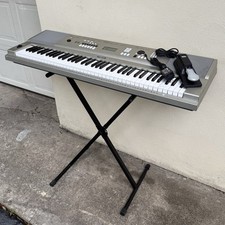 Teclado de piano de cola portátil Yamaha YPG-235 76 teclas con cable + soporte + pedal gris segunda mano  Embacar hacia Mexico