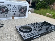 Numark ns4fx serato usato  Spedire a Italy