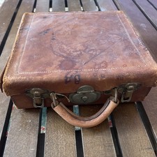 Antiguo estuche de cuero envejecido y metal con compartimentos  segunda mano  Embacar hacia Mexico
