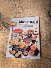Mushrooms and other fungi of Great Britain and Europe by Roger Phillips. Pan. segunda mano  Embacar hacia Mexico