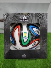 Bola de futebol Brazuca FIFA WC 2014 jogo oficial tamanho 5 com caixa e frete grátis para os EUA! comprar usado Bola de futebol Brazuca FIFA WC 2014 jogo oficial tamanho 5 com caixa e frete grátis para os EUA! comprar usado  Enviando para Brazil