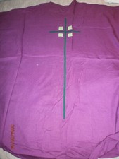 Violette chasuble gothique d'occasion  Genouillac