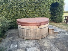 canadian spa muskoka hot tub for sale  MALMESBURY
