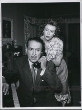 Usado, 1956 Press Photo J. Carroll Naish & Ann Doran em "Crossroads" - pix20063 comprar usado  Enviando para Brazil