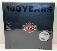 The Official Book For The Harley-Davidson 100th Anniversary & Retrospective Book comprar usado The Official Book For The Harley-Davidson 100th Anniversary & Retrospective Book comprar usado  Enviando para Brazil