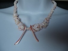 Collier pépites coquillages d'occasion Collier pépites coquillages d'occasion  Tremblay-en-France