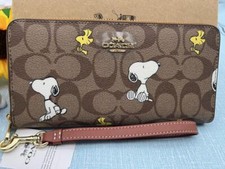 Coach peanuts long d'occasion  Expédié en Belgium