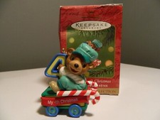 Ornamento lembrança Hallmark quarto Natal infantil coleção idade infantil 2001 comprar usado  Enviando para Brazil