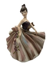 Estatueta de porcelana vintage Lefton Dancing Lady morena roxa vestido flores #615B comprar usado  Enviando para Brazil