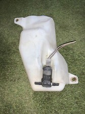 Vaschetta tergicristalli con usato Vaschetta tergicristalli con usato  Rizziconi