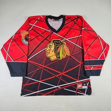 Camiseta Nike Chicago Blackhawks masculina média NHL hóquei de rua vintage feita nos EUA comprar usado Camiseta Nike Chicago Blackhawks masculina média NHL hóquei de rua vintage feita nos EUA comprar usado  Enviando para Brazil
