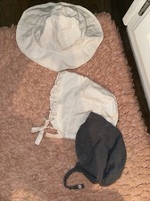 Baby bonnets and d'occasion  Expédié en Belgium
