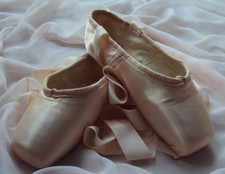 Pointe shoes freed for sale  BARNET