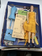 Manequim de costura vintage Simplicity Pattern Co. 15” boneca Fashiondol década de 1940 comprar usado  Enviando para Brazil