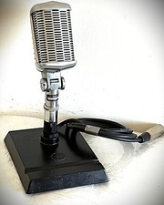 Microfone dinâmico ASTATIC 77L vintage dos anos 1950, elemento original, suporte e cabo comprar usado Microfone dinâmico ASTATIC 77L vintage dos anos 1950, elemento original, suporte e cabo comprar usado  Enviando para Brazil