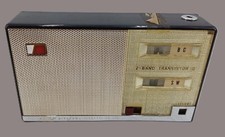 Ancienne radio portable d'occasion  Le Teil